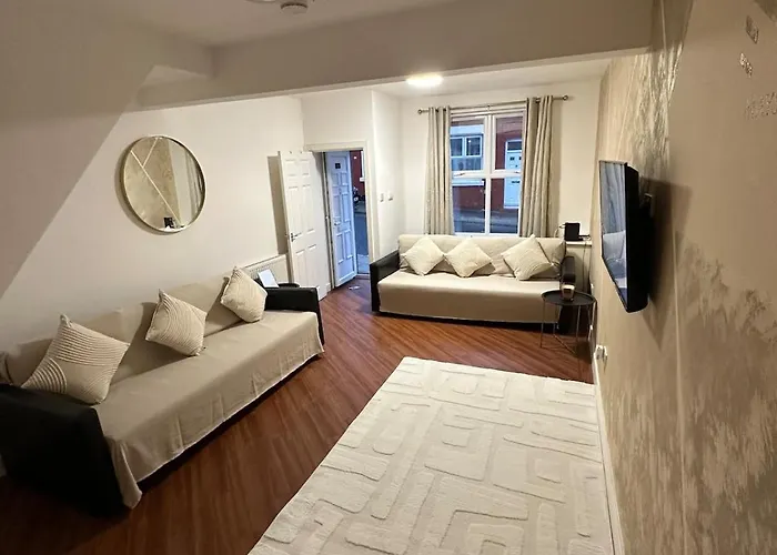 Two Bedroom House Free Parking